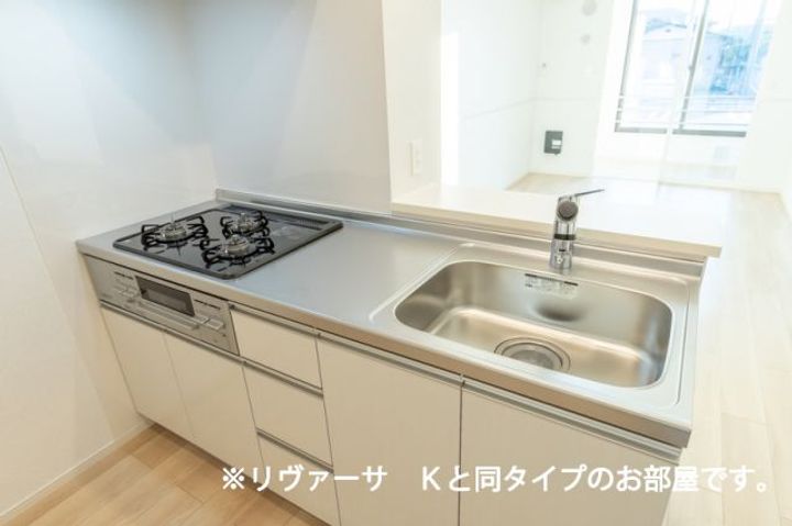 コリーナ アルモ Eのキッチン
