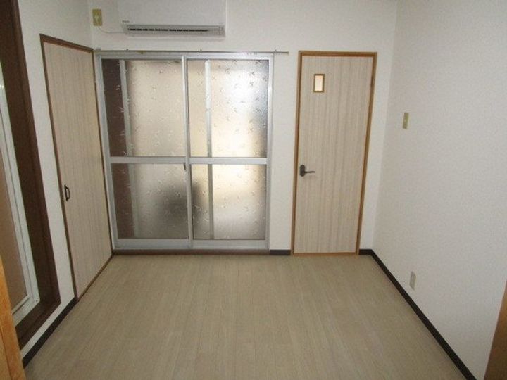 プチシャトー御殿山の居間