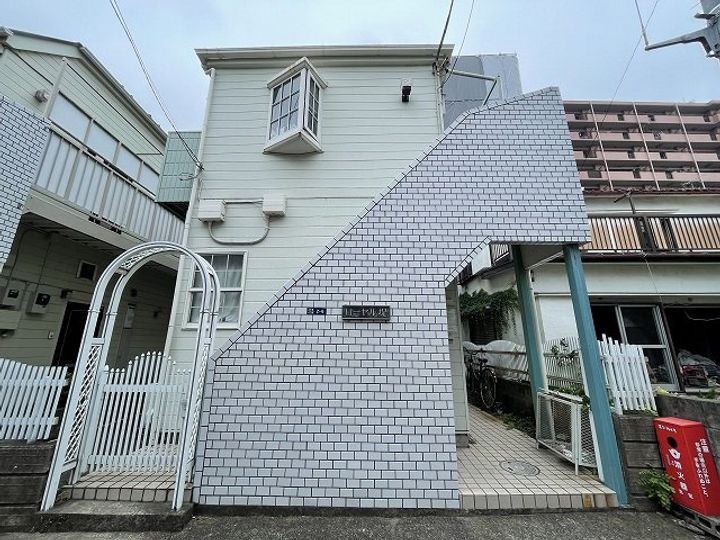 ローヤル堤の外観