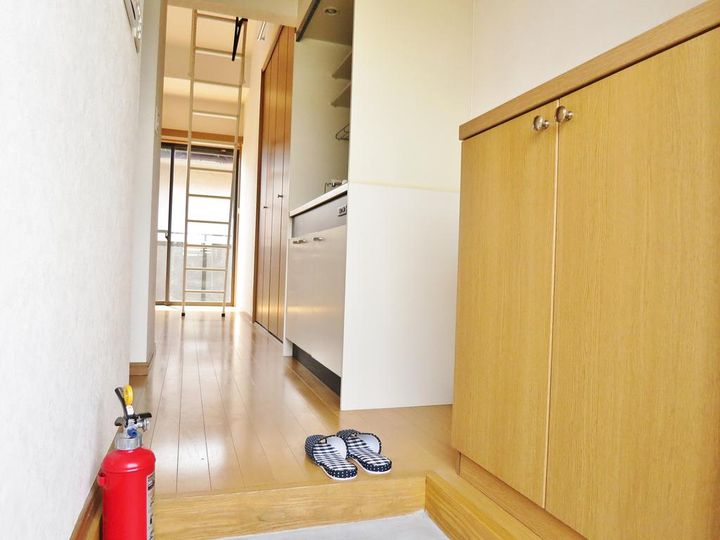 ジョイコーポ座間C棟の玄関