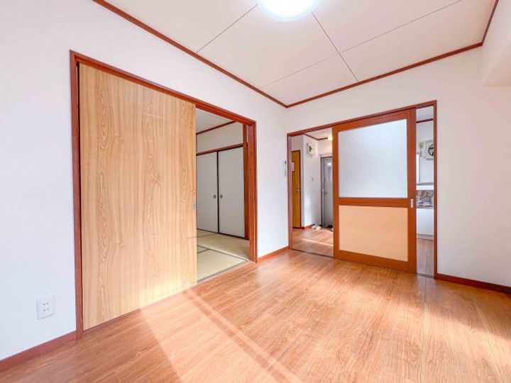 村上コーポの居間