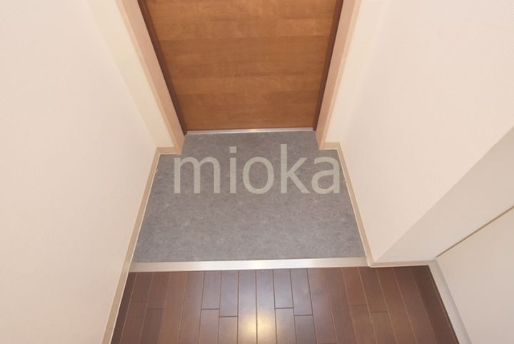 ヴィーブル駒川IIの玄関