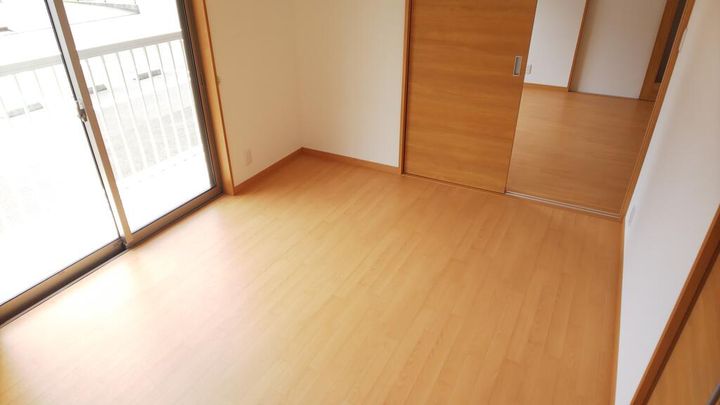 ジュペール池田Bの居間