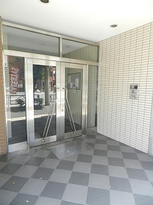 PINES APARTMENTの地図