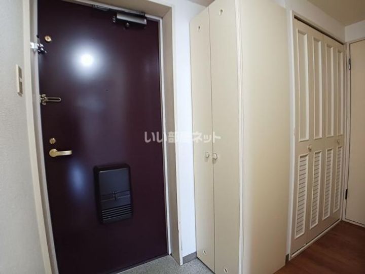 クレステージ田家の玄関