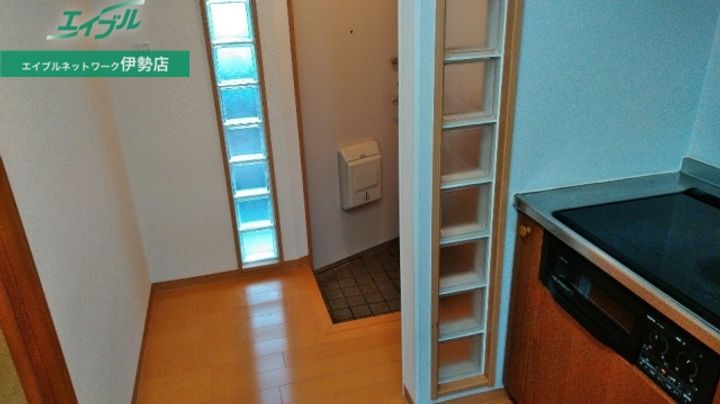 メゾン花菱の玄関