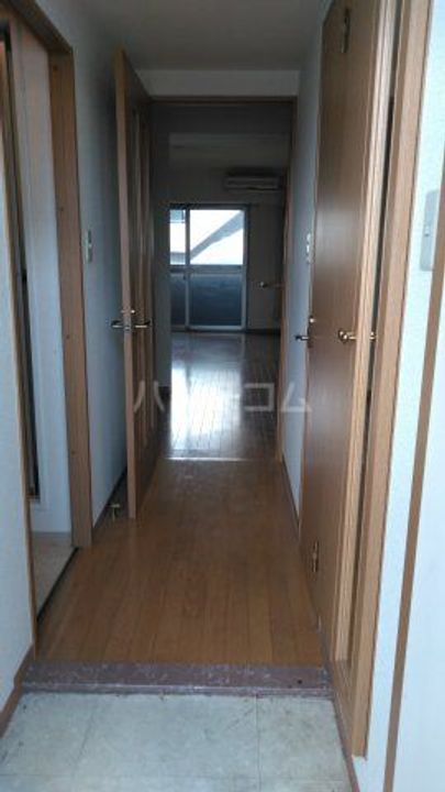 コンフォートアベニューの玄関