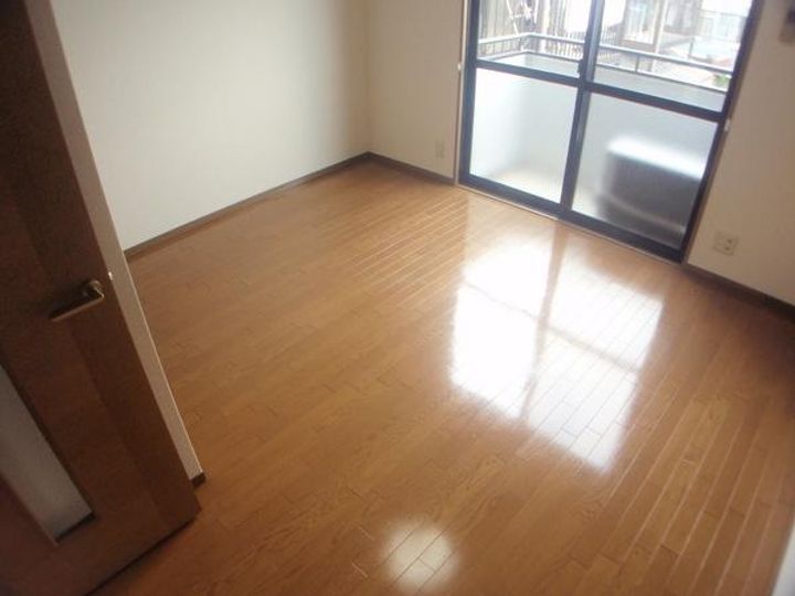 京都府乙訓郡大山崎町字大山崎小字永福寺(アパート)の賃貸物件の居間