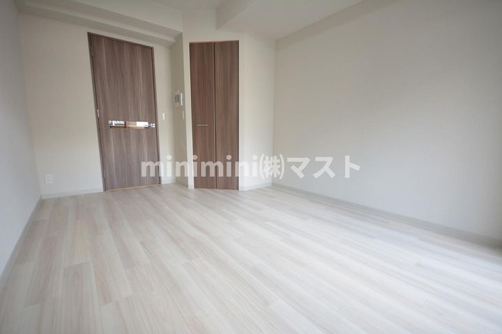 ミラージュパレス難波幸町の居間