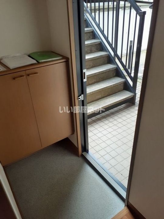 ヴィーナスIII番館の玄関