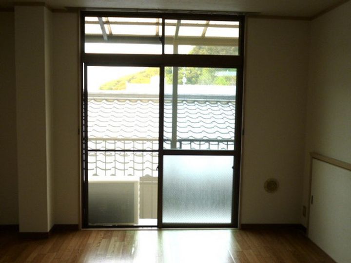 吉川ビルの居間