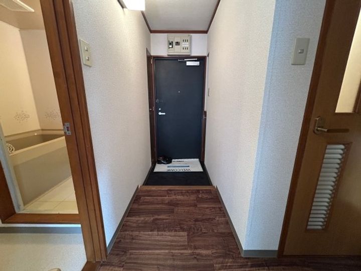 ピアステージ勝田の玄関