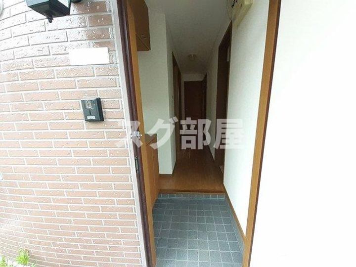 トゥー・ル・モンドの玄関