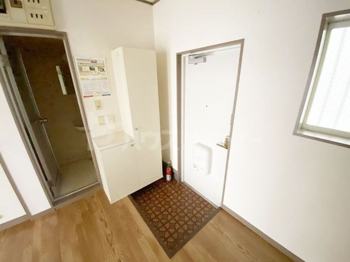 伸光ハイムの玄関