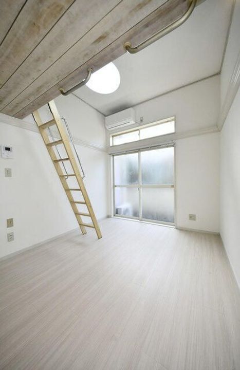 ゼフィランサス衣笠の居間