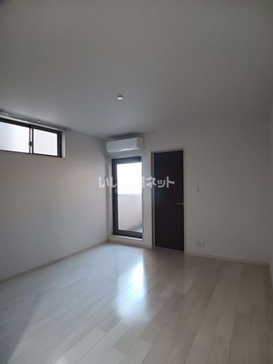 兵庫県加古川市加古川町本町(アパート)の賃貸物件の居間