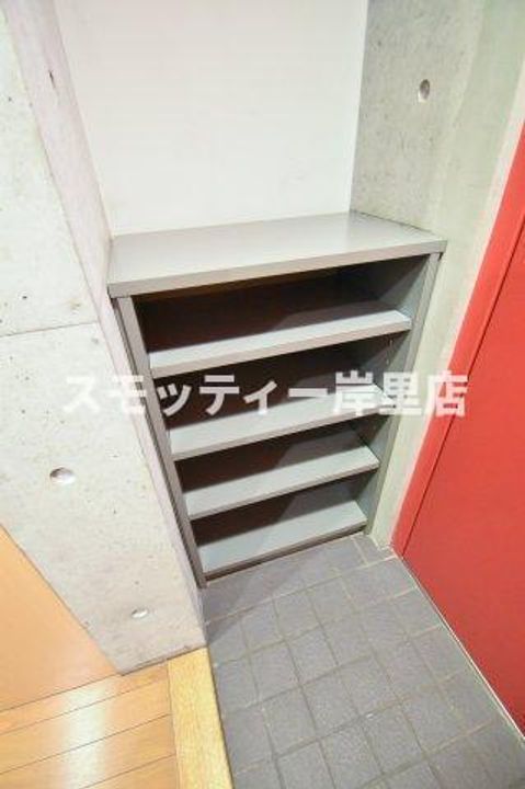 メネダスの内装