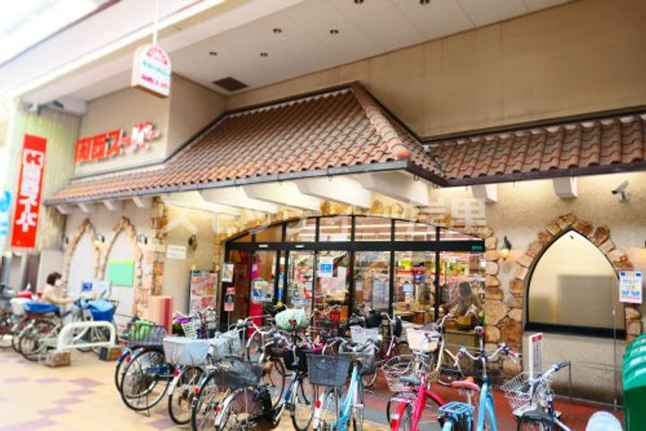 メネダスの周辺