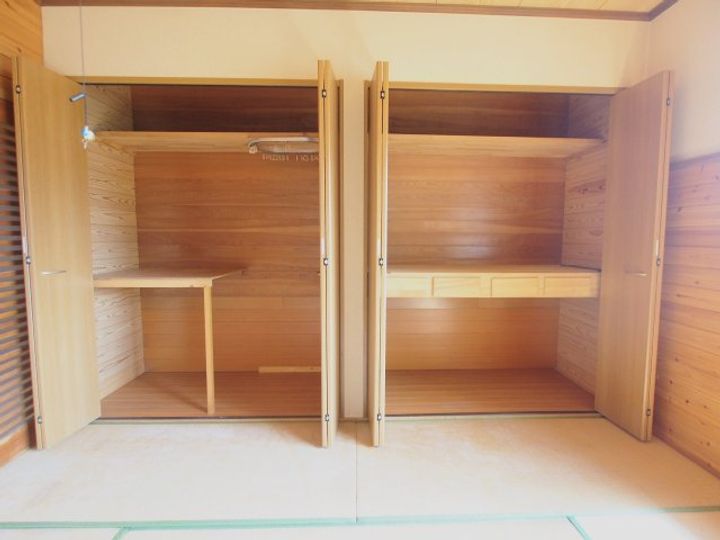 胤森アパートの内装