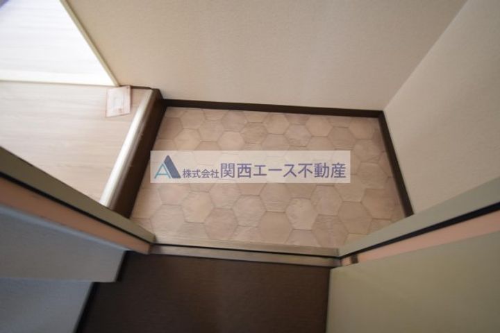 アメニティー大東三番館の玄関