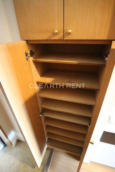 スカイコート芝壱番館の玄関