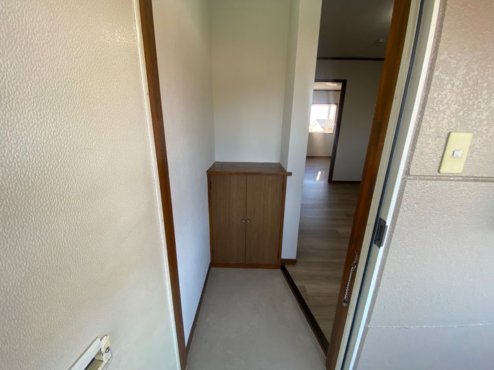 パレス中郷の玄関