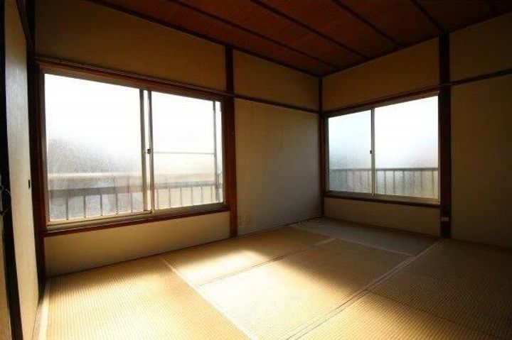 丸武荘の居間