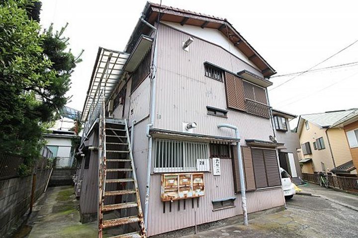 丸武荘の外観