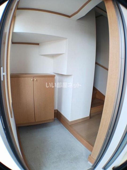 コーポ沖ノ内Bの玄関