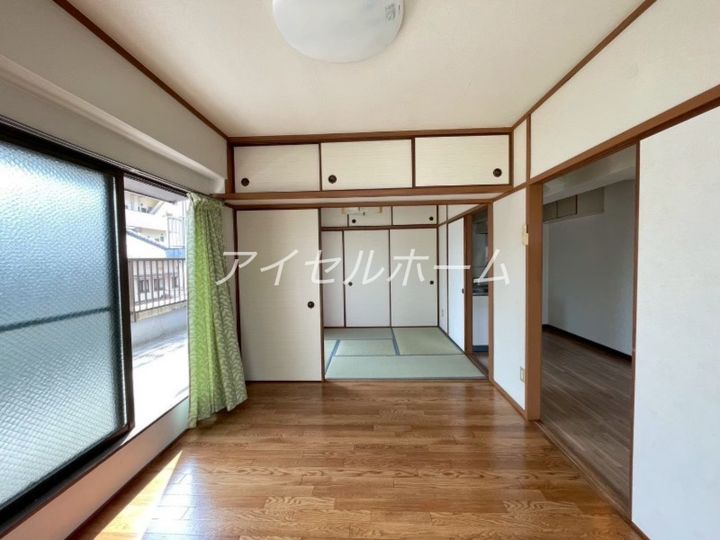 広島県呉市広大新開2(マンション)の賃貸物件の居間