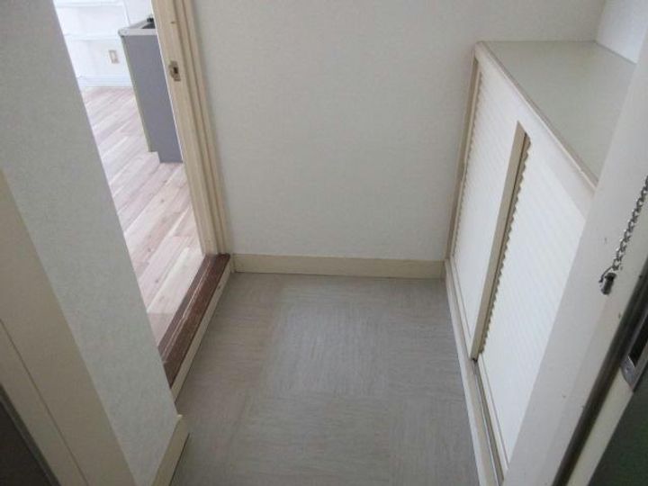 北海道帯広市西二条南11(マンション)の賃貸物件の玄関