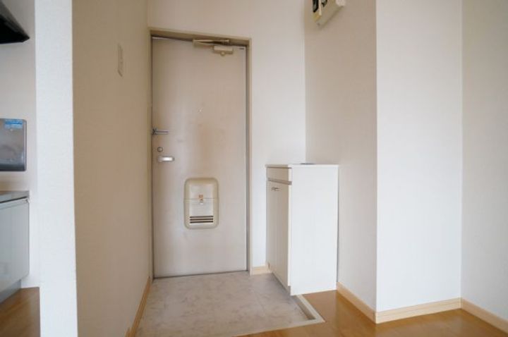 栃木県宇都宮市西川田町(アパート)の賃貸物件の玄関