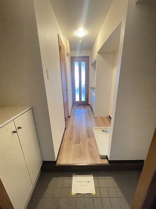 ドミール桜川の玄関