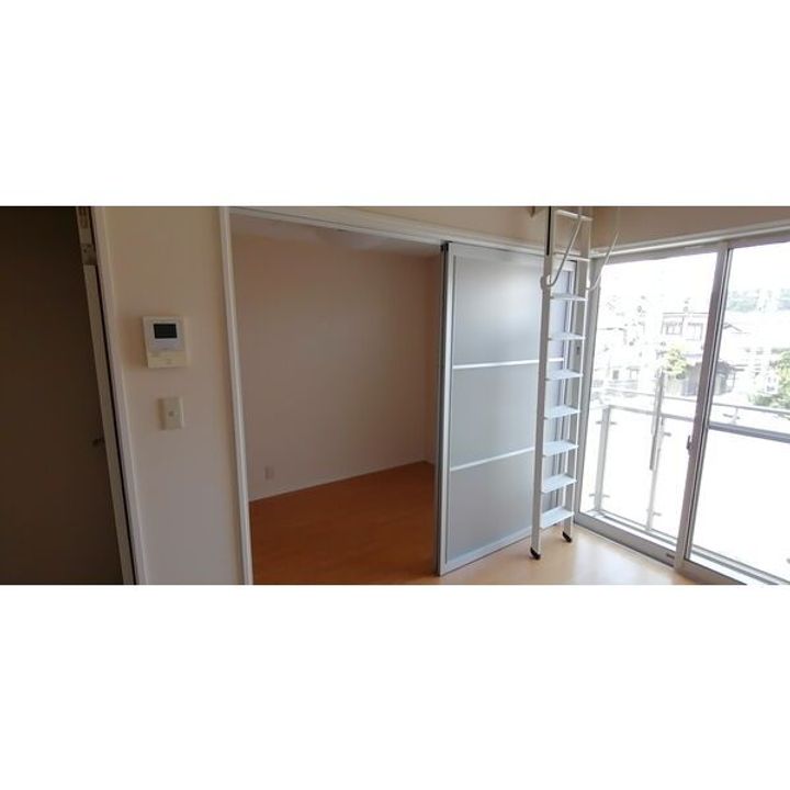 新潟県新潟市中央区関屋松波町3(アパート)の賃貸物件の居間