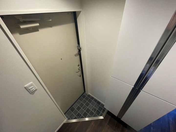 リュクスマンション北千住の玄関