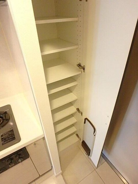 神奈川県横浜市中区山下町(マンション)の賃貸物件の玄関