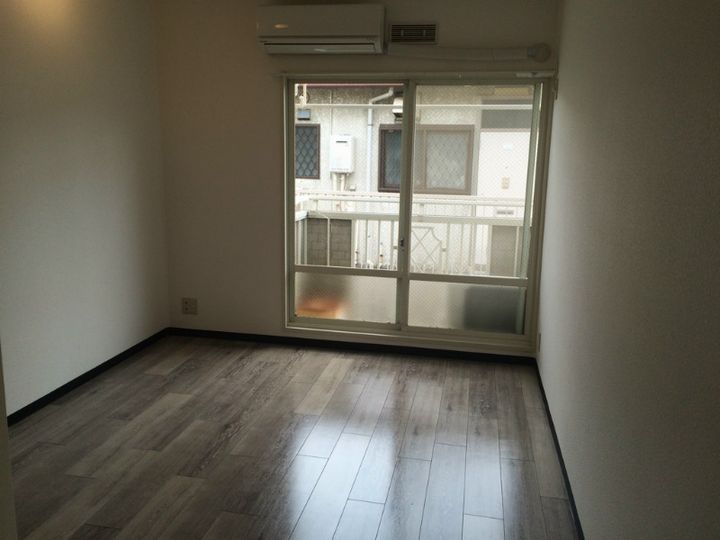 レジデンス八千代の居間