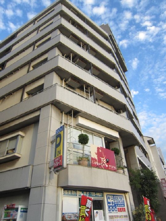 リバティー壱番館の外観