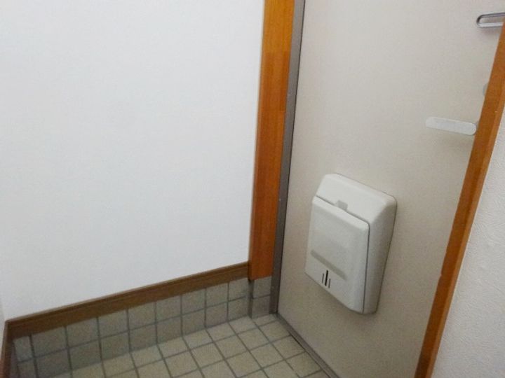 メゾン川口Eの玄関