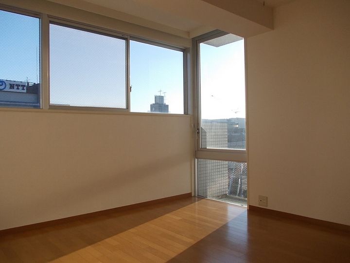 パインベルテ御陵の居間