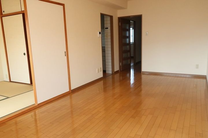 香川県丸亀市三条町(マンション)の賃貸物件の居間