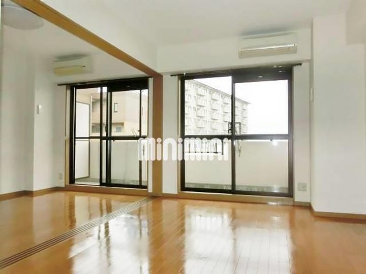 グレイスコートの居間