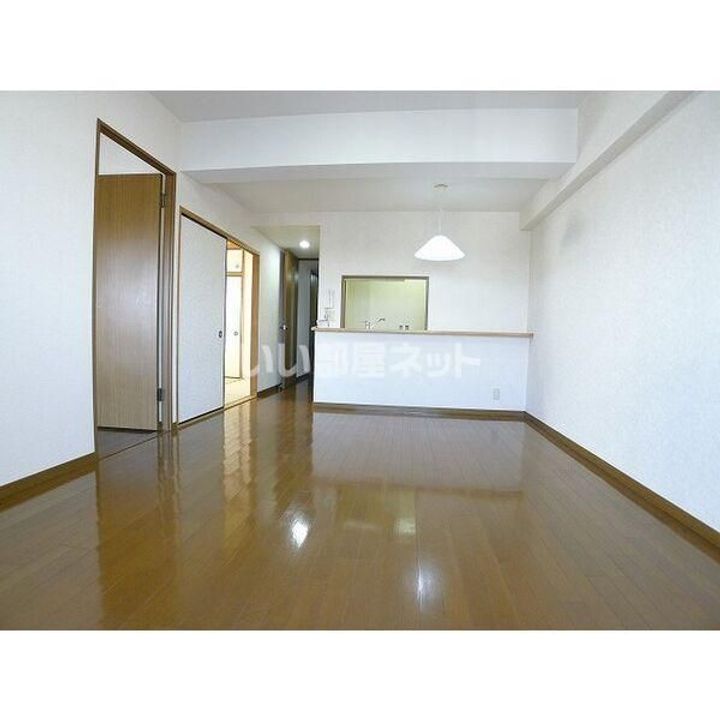 栃木県宇都宮市上大曽町(マンション)の賃貸物件の居間