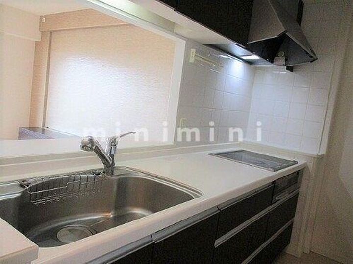 熊本県熊本市中央区新町1(マンション)の賃貸物件のキッチン