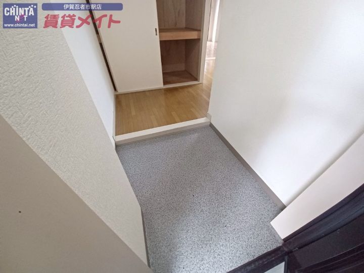 グリーンピア上野の玄関