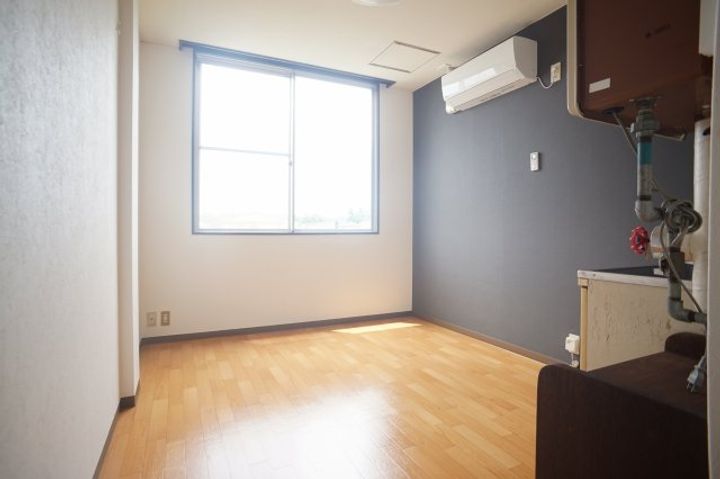 聚秀館(住居)の居間