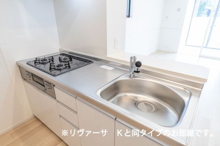 コリーナ アルモ Dのキッチン