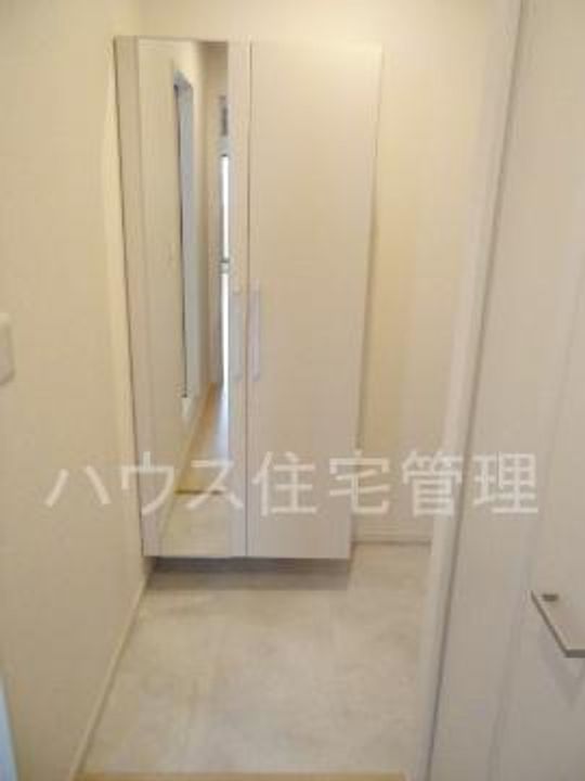 大阪府茨木市安威1(アパート)の賃貸物件の玄関