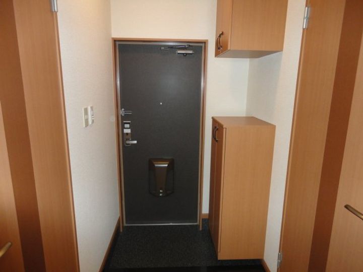 広島県福山市曙町5(アパート)の賃貸物件の玄関