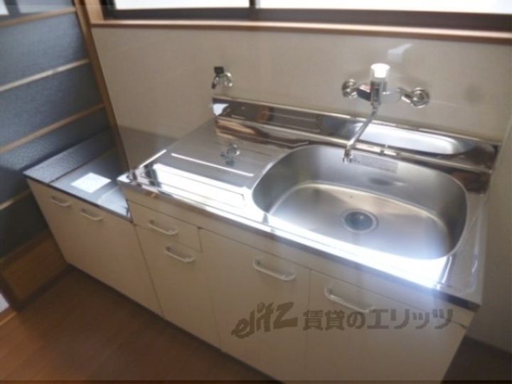 京都府京都市右京区西院西田町(一戸建)の賃貸物件のキッチン